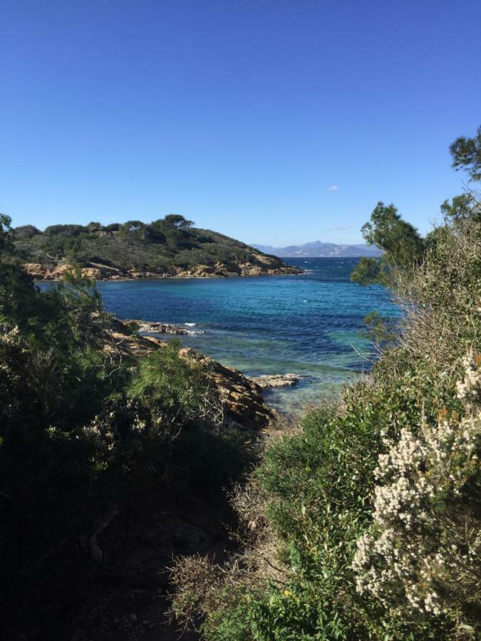 Auberge Des Glycines Porquerolles Bagian luar foto