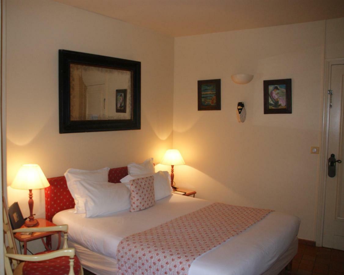 Auberge Des Glycines Porquerolles Bagian luar foto