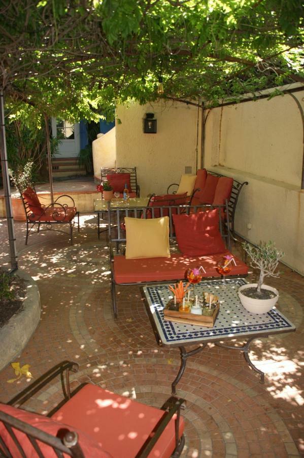 Auberge Des Glycines Porquerolles Bagian luar foto